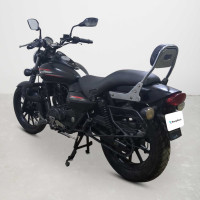 Bajaj Avenger Street 220
