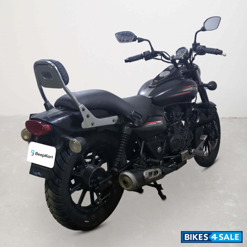 Bajaj Avenger Street 220
