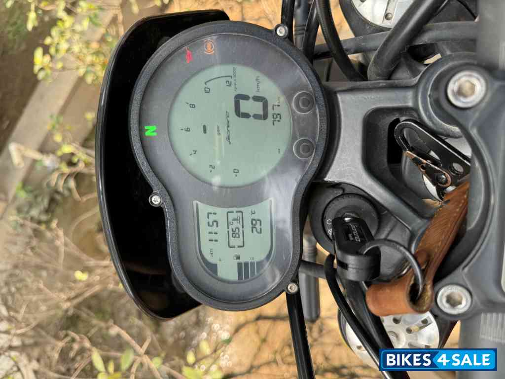 Red Benelli Leoncino 500 BS6