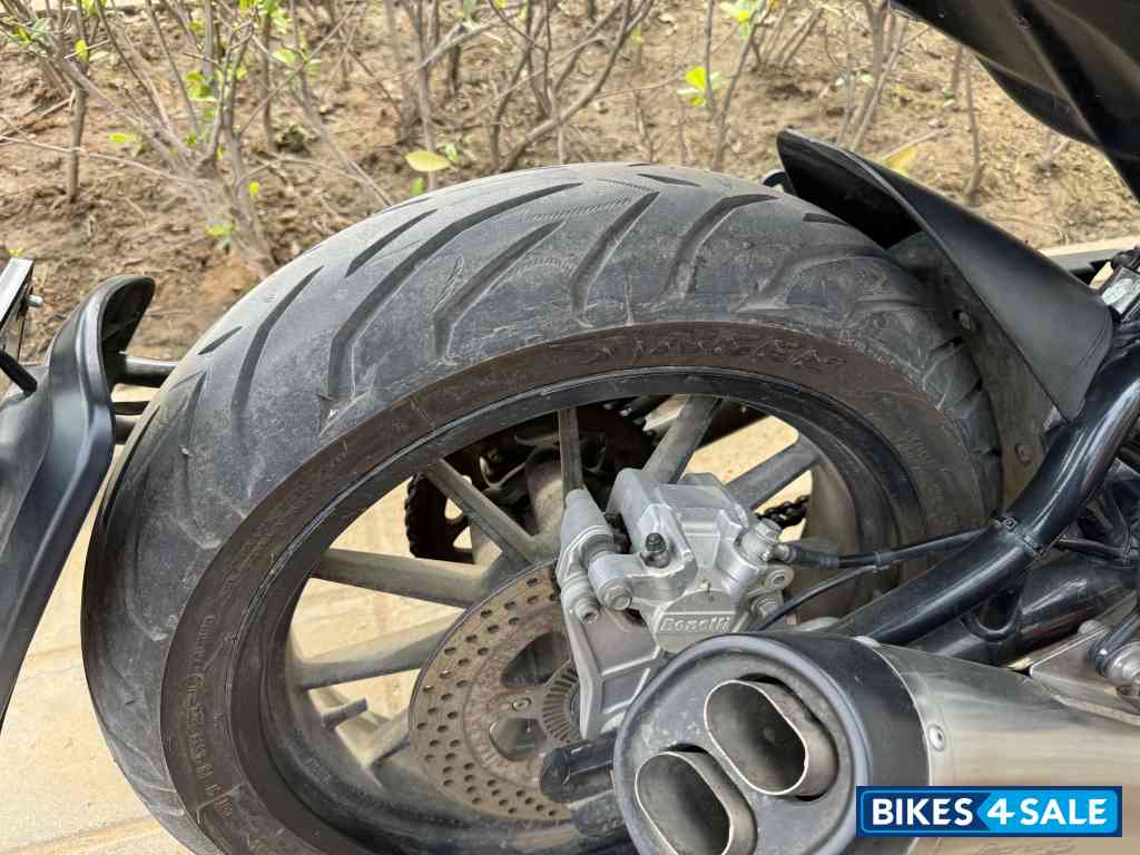 Red Benelli Leoncino 500 BS6