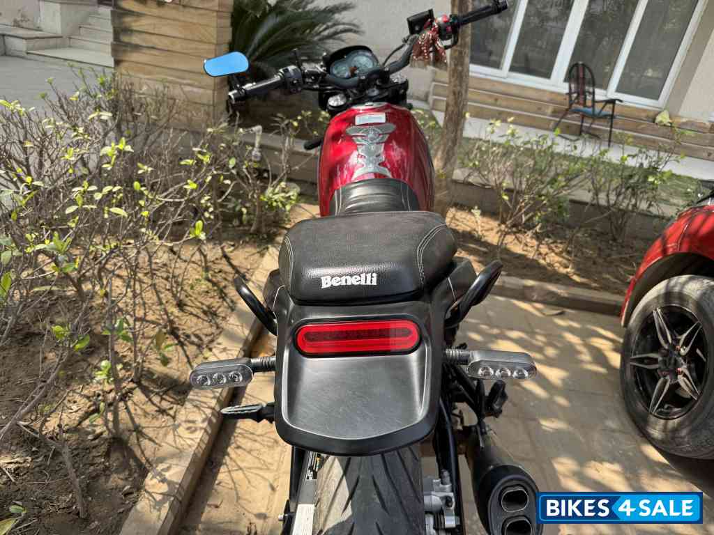 Red Benelli Leoncino 500 BS6