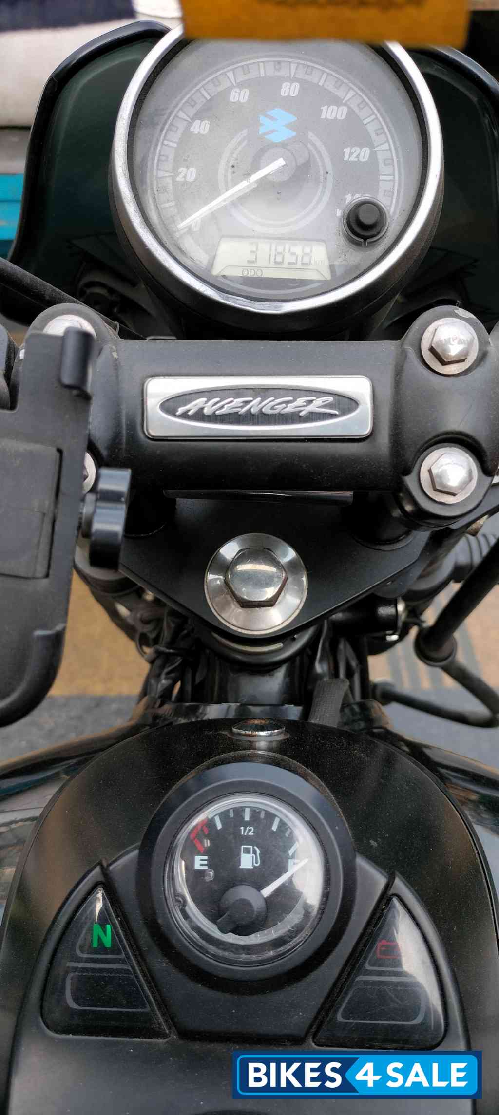 Bajaj Avenger Street 180