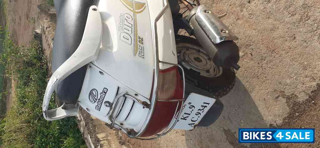 While Mahindra Duro DZ