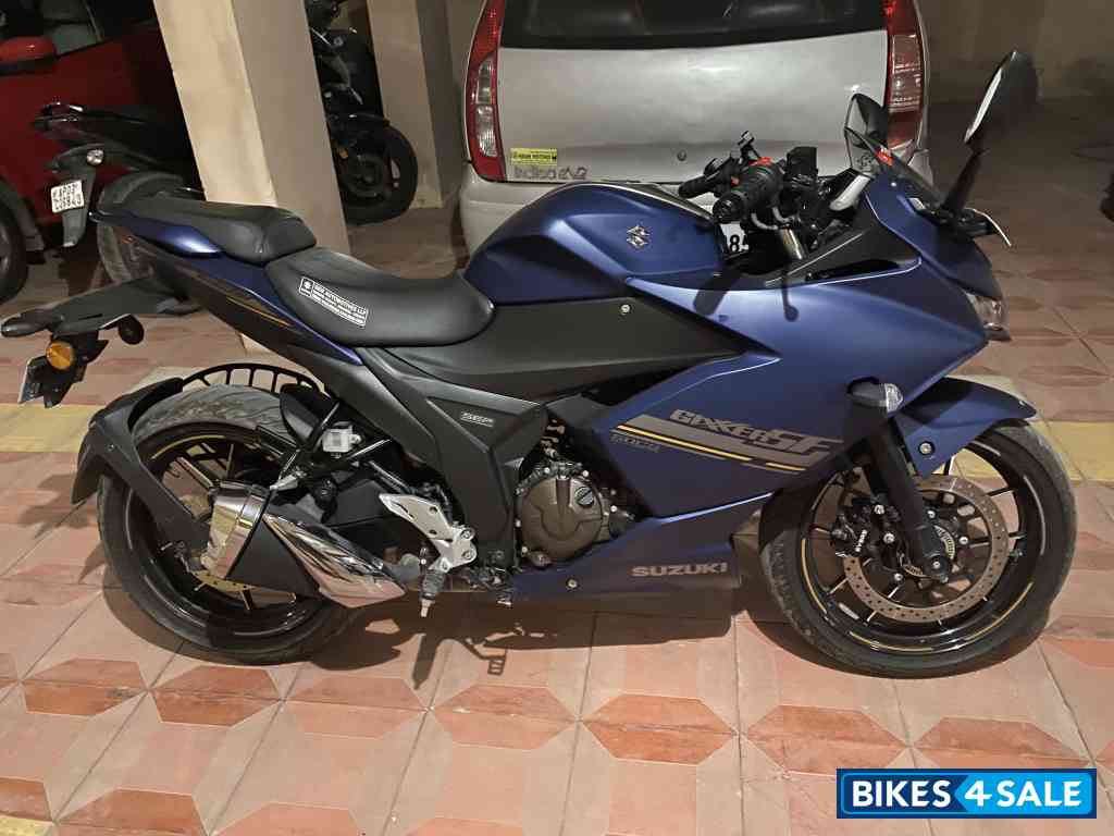 Blue Suzuki Gixxer SF 250 BS6