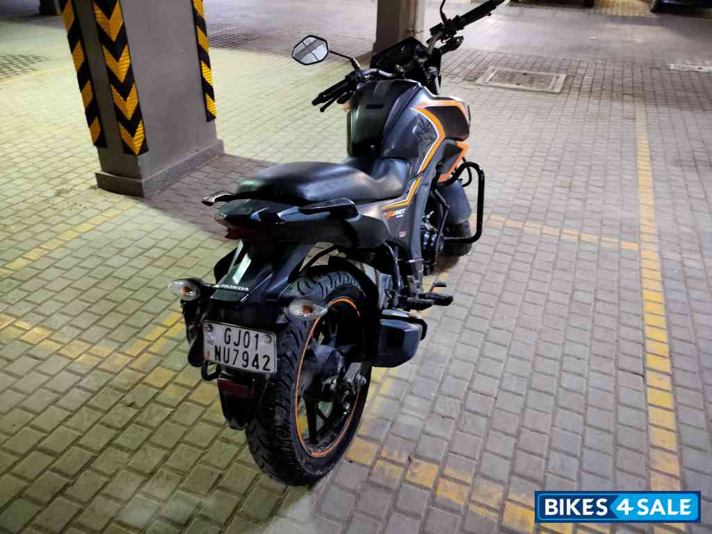 Honda CB Hornet 160R