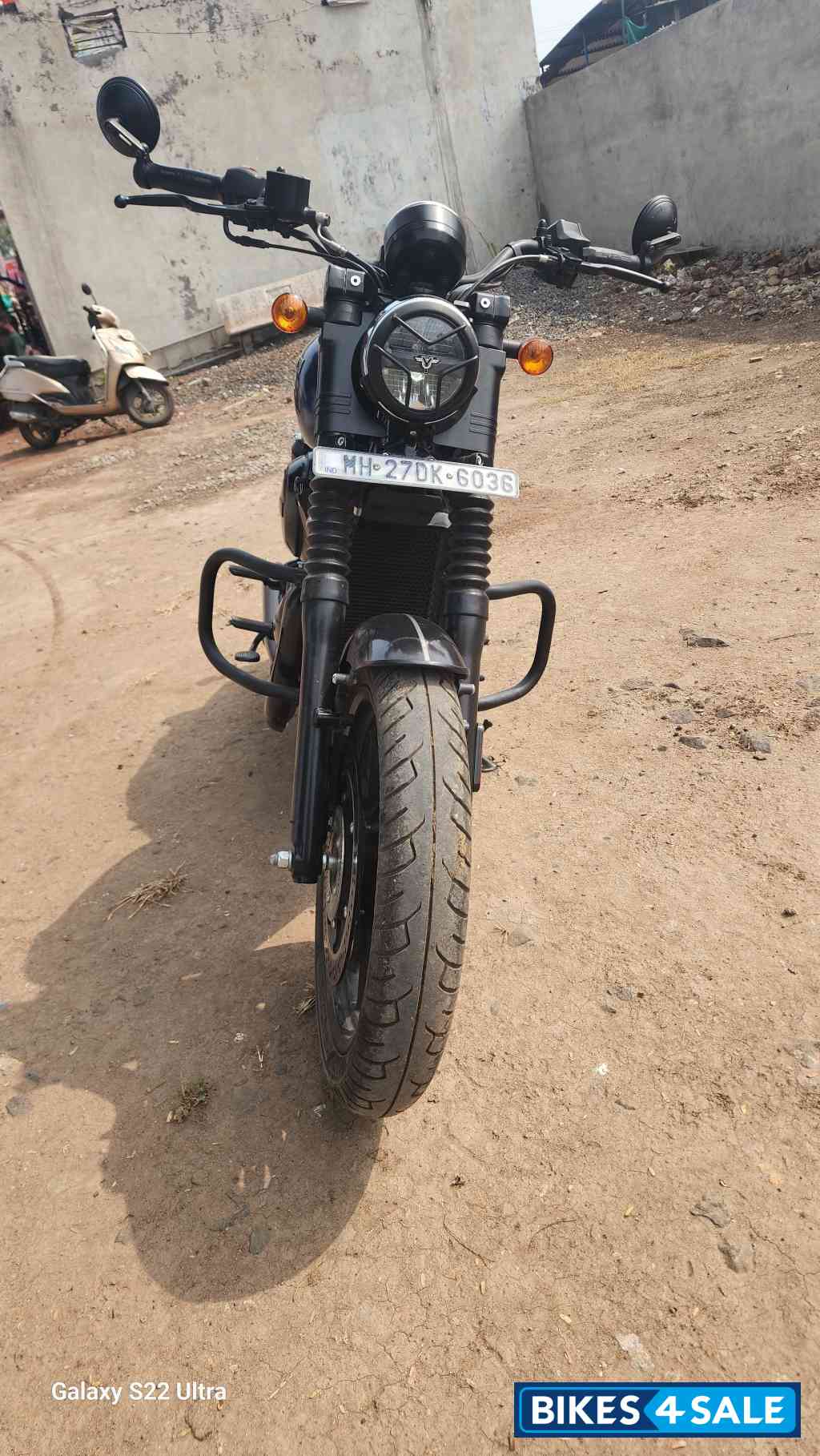 Blew Croma Yezdi Roadster Dark