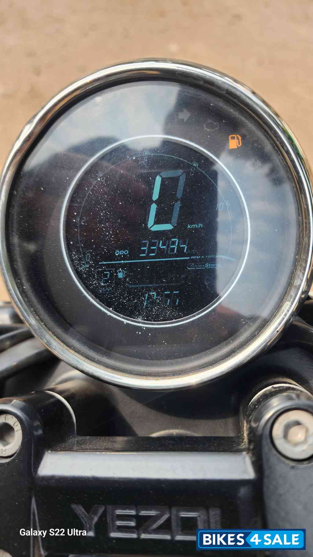 Blew Croma Yezdi Roadster Dark