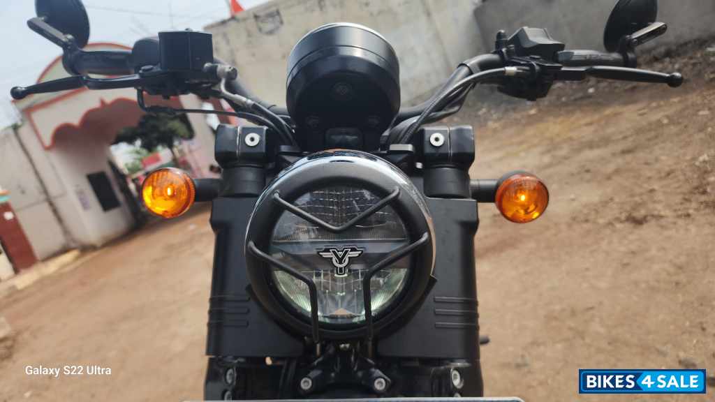 Blew Croma Yezdi Roadster Dark