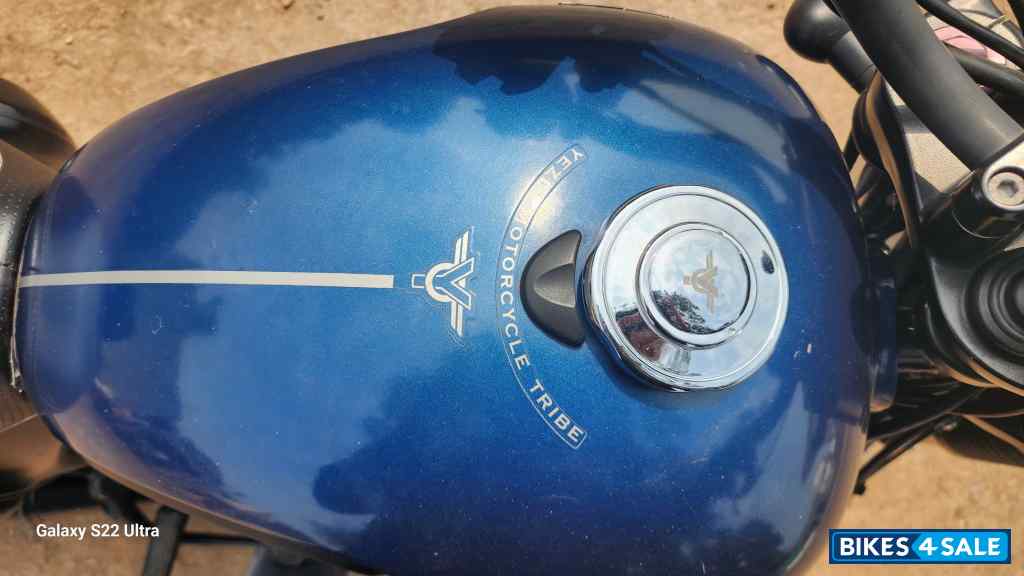 Blew Croma Yezdi Roadster Dark