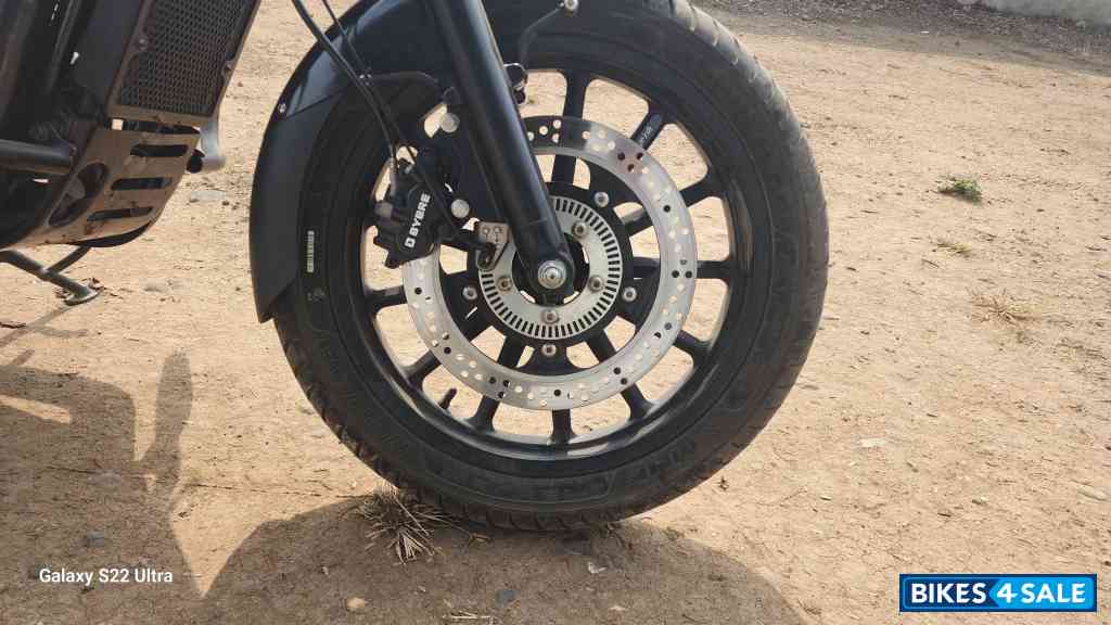 Blew Croma Yezdi Roadster Dark