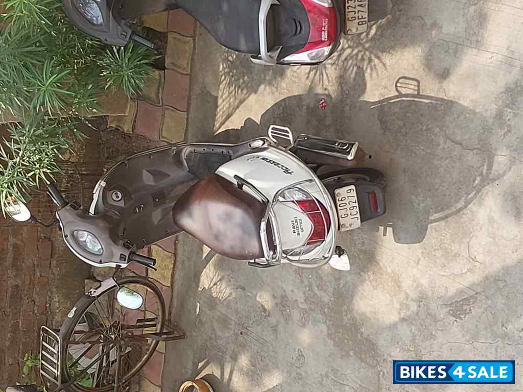 White Suzuki Access 125