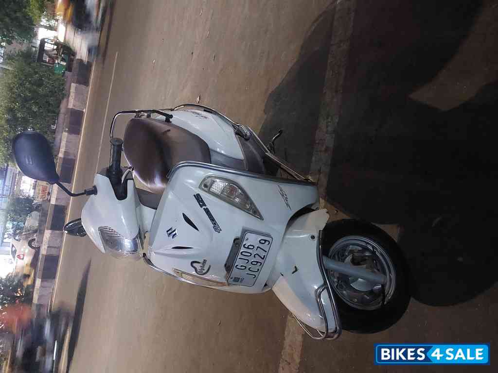 White Suzuki Access 125
