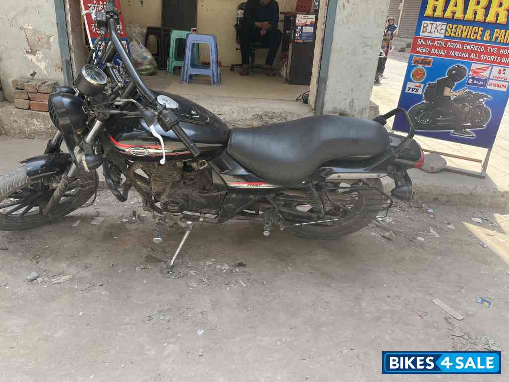 Bajaj Avenger Street 220