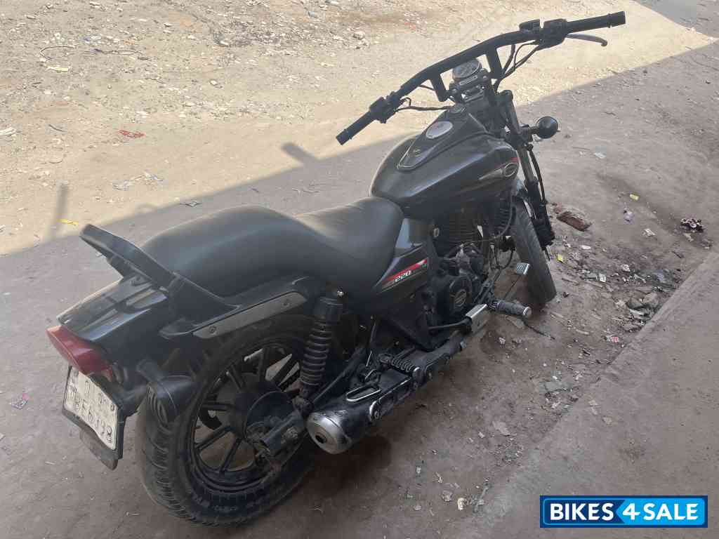 Bajaj Avenger Street 220