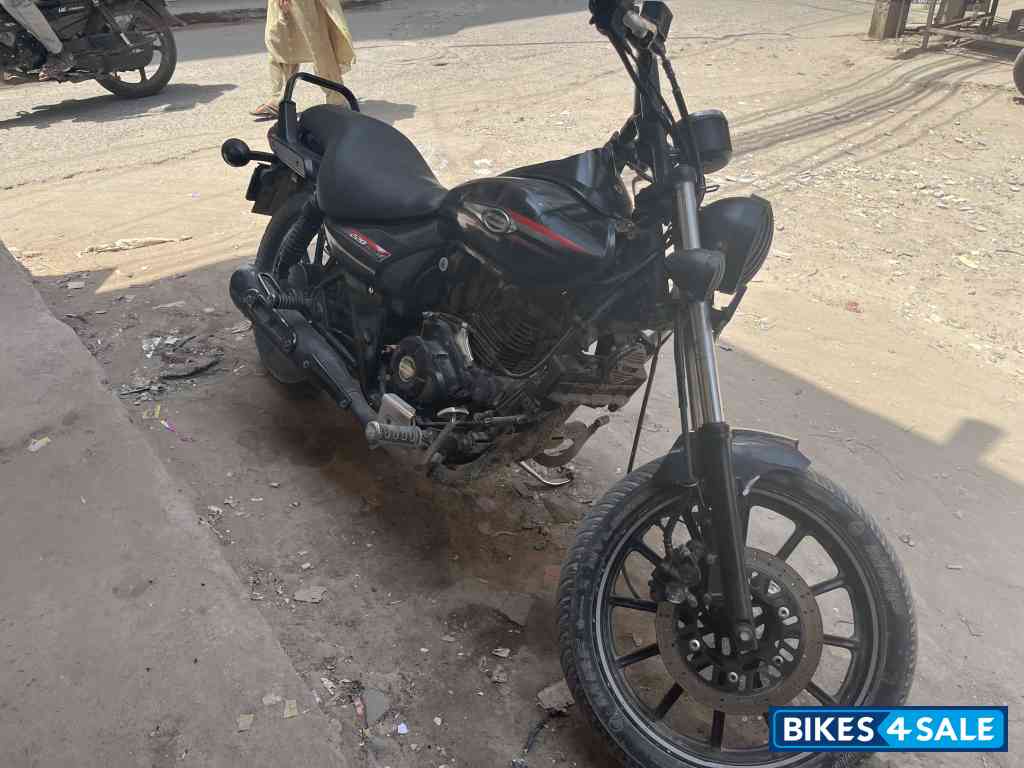 Bajaj Avenger Street 220