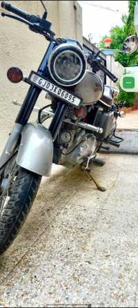 Grey Royal Enfield Classic Gunmetal Grey