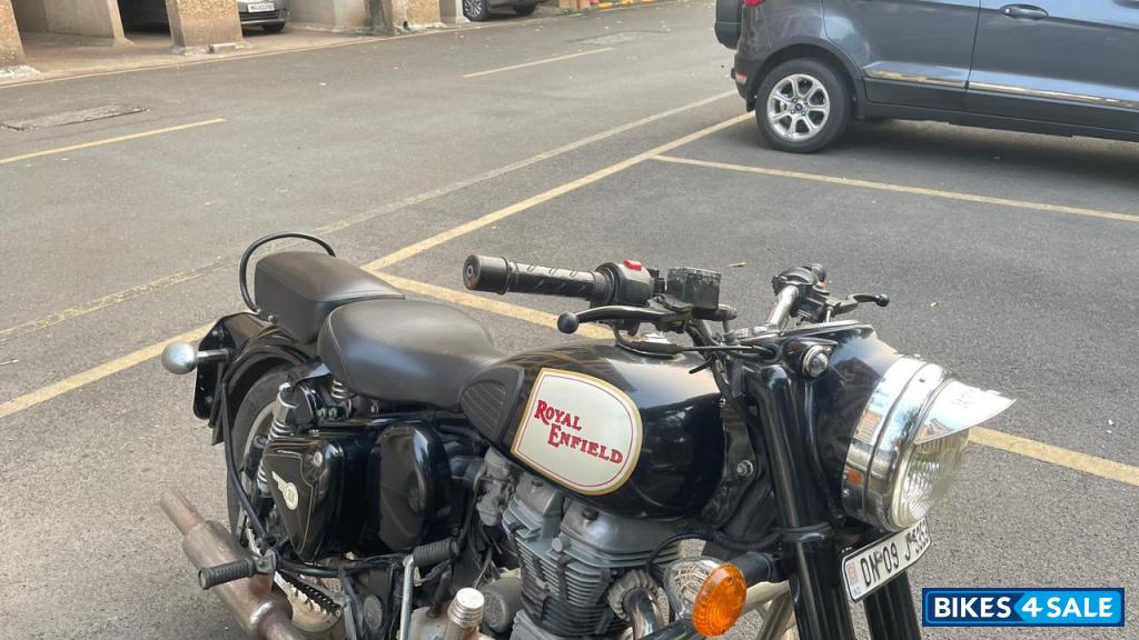 Black Royal Enfield Classic 350