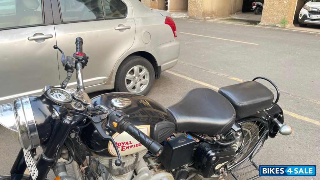 Black Royal Enfield Classic 350