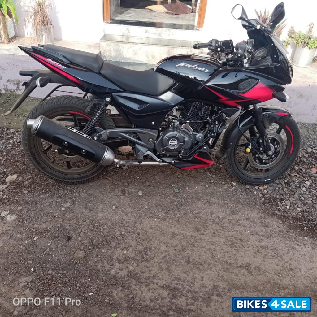 Ebony Blk Red Dkl Bajaj Pulsar 220 DTSFi