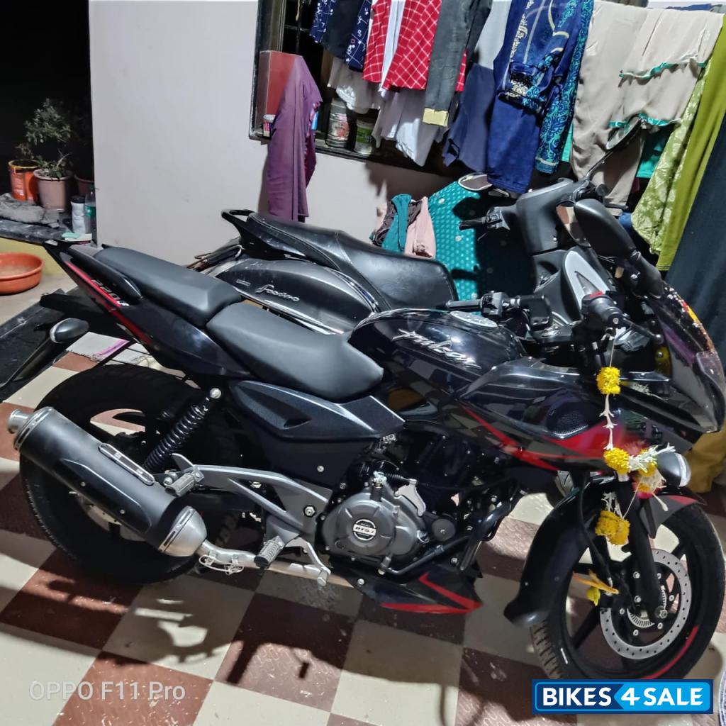 Ebony Blk Red Dkl Bajaj Pulsar 220 DTSFi Ebony Blk Red Dkl Bajaj Pulsar 220 DTSFi