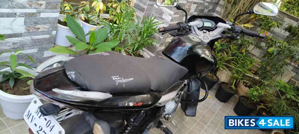 Black Bajaj Pulsar 135LS