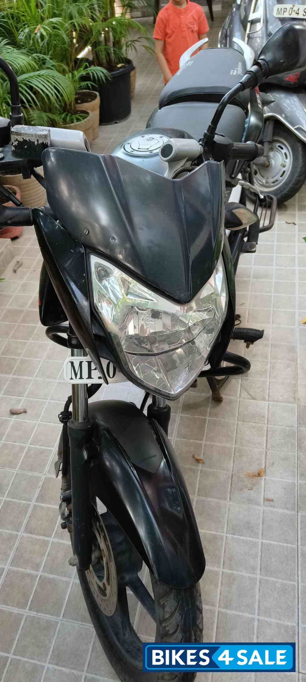 Black Bajaj Pulsar 135LS Black Bajaj Pulsar 135LS