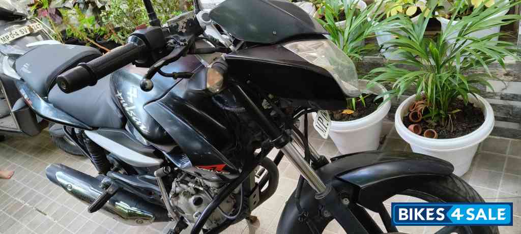 Black Bajaj Pulsar 135LS Black Bajaj Pulsar 135LS