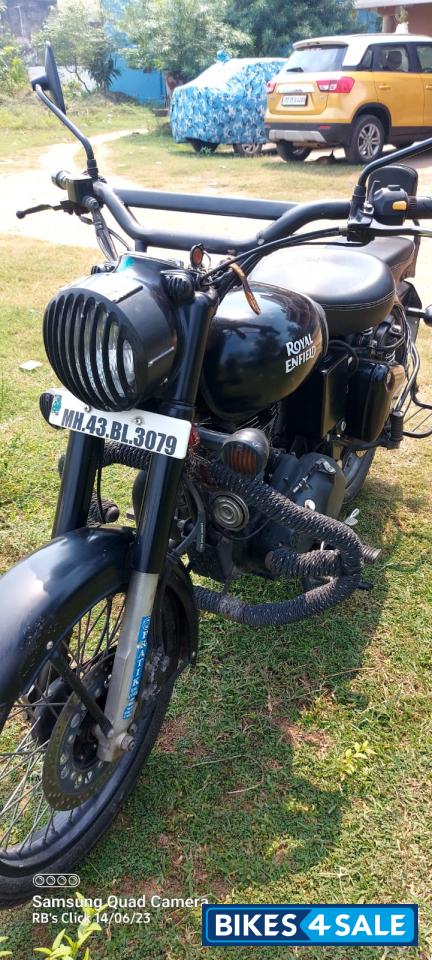 Royal Enfield Classic Stealth Black
