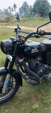 Royal Enfield Classic Stealth Black