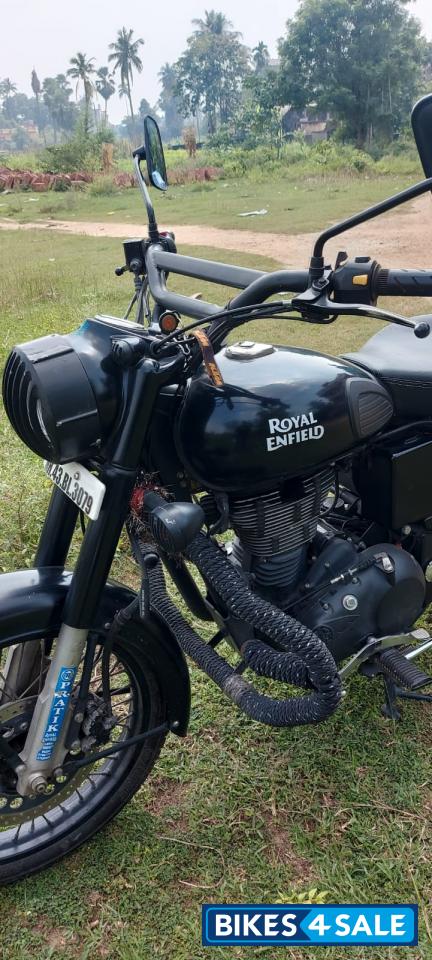 Royal Enfield Classic Stealth Black