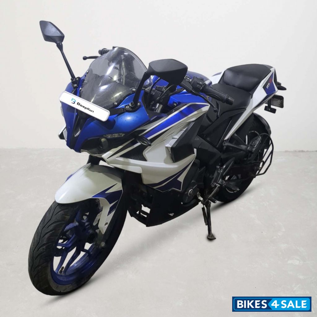 Bajaj Pulsar RS 200