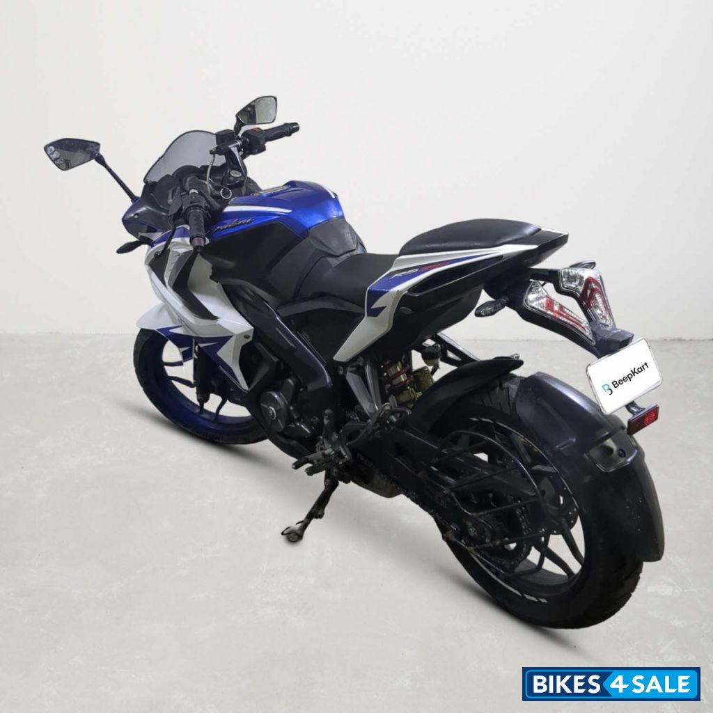Bajaj Pulsar RS 200