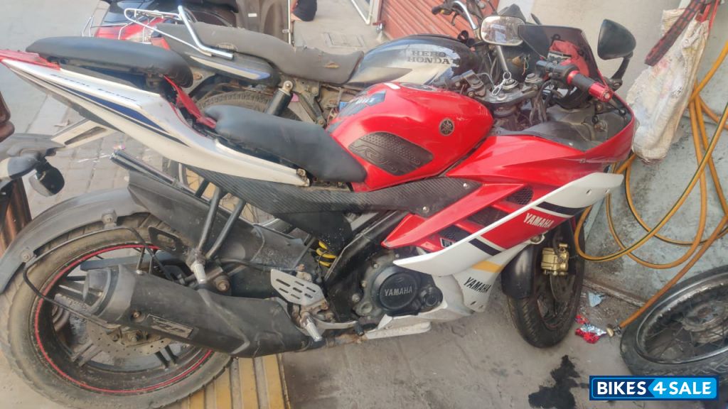 Yamaha YZF R15 V2