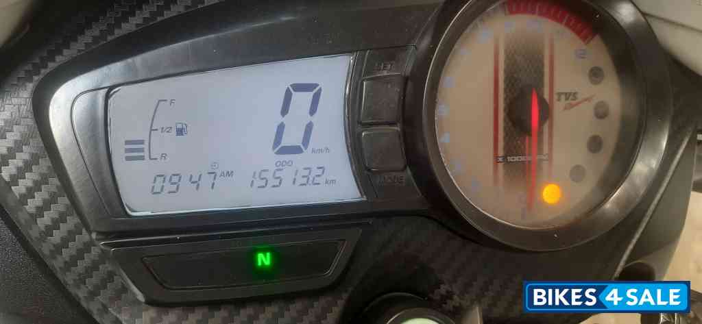 White TVS Apache RTR 160