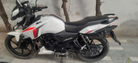 White TVS Apache RTR 160