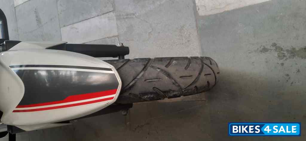 White TVS Apache RTR 160 White TVS Apache RTR 160