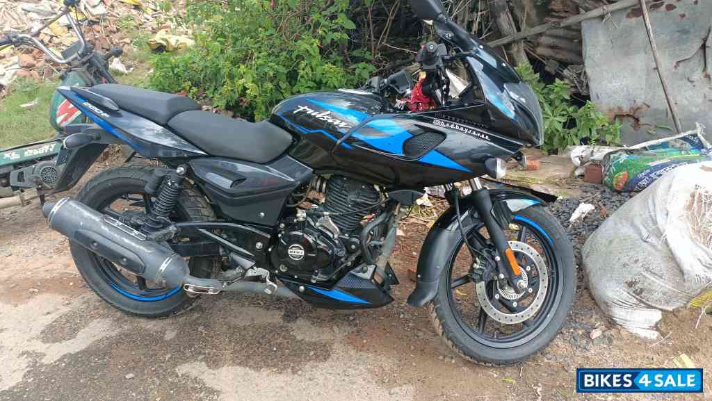 Bajaj Pulsar 220F BS6