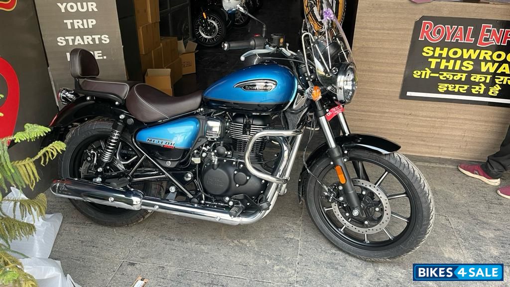 Royal Enfield Meteor 350 Supernova