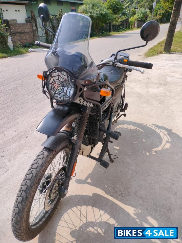 Black Royal Enfield Himalayan 2021