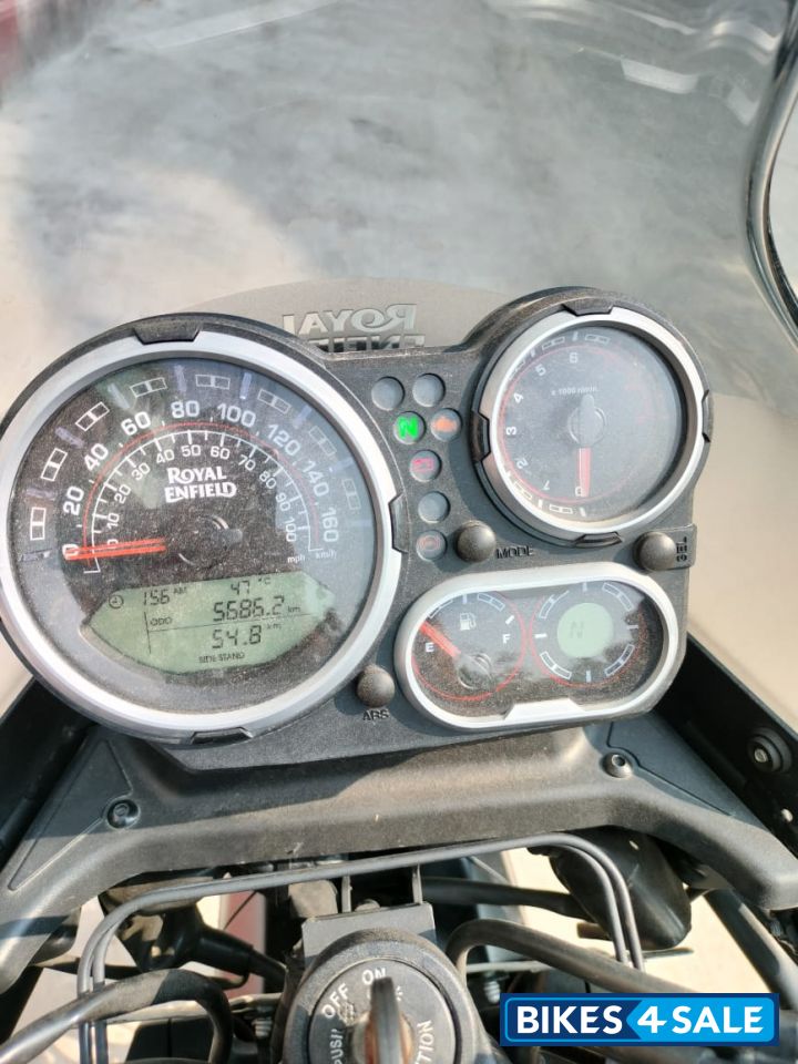 Black Royal Enfield Himalayan 2021