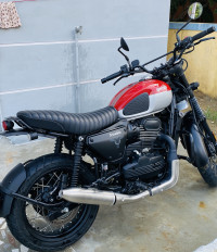 Yezdi Scrambler Dual Tone