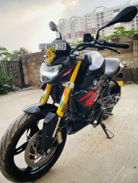 Black BMW G 310 R