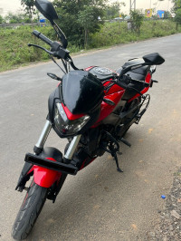 Canyon Red Bajaj Dominar 250