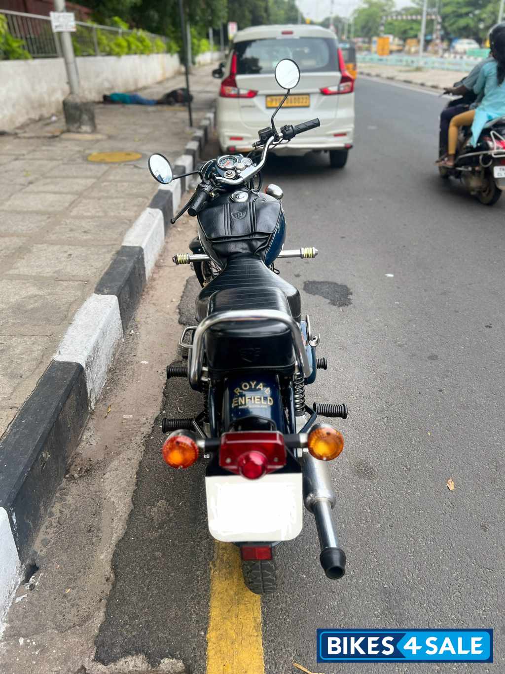 Blue Royal Enfield Bullet Standard 350