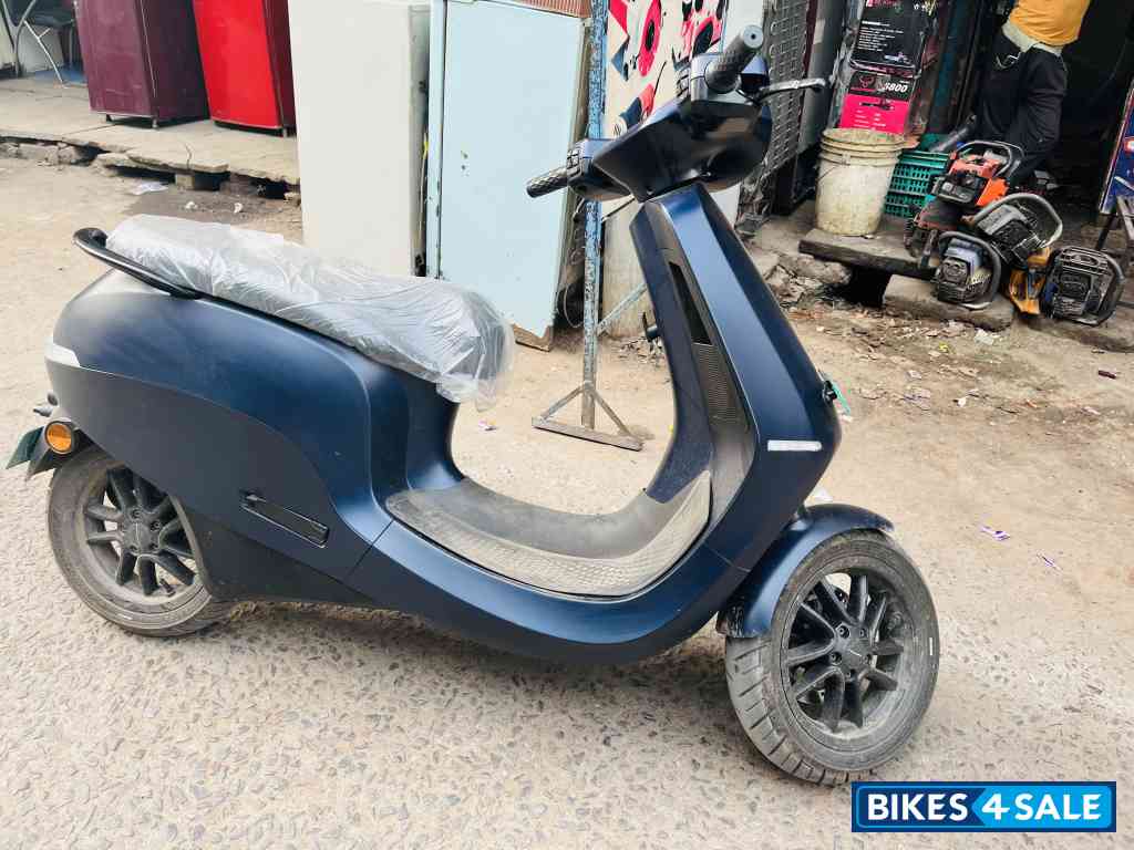 Midnight Blue Ola S1 Pro