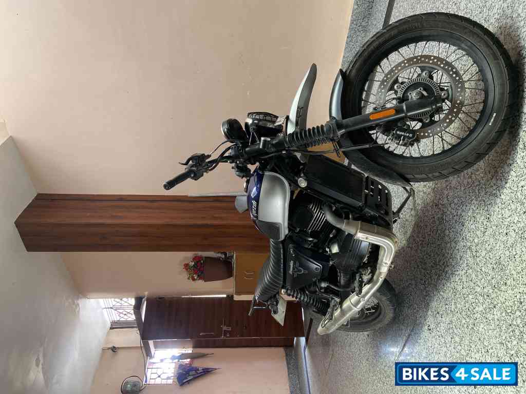 Yezdi Scrambler Dual Tone Yezdi Scrambler Dual Tone