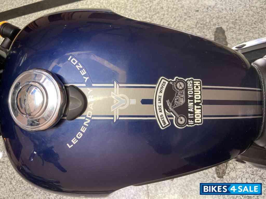 Yezdi Scrambler Dual Tone Yezdi Scrambler Dual Tone