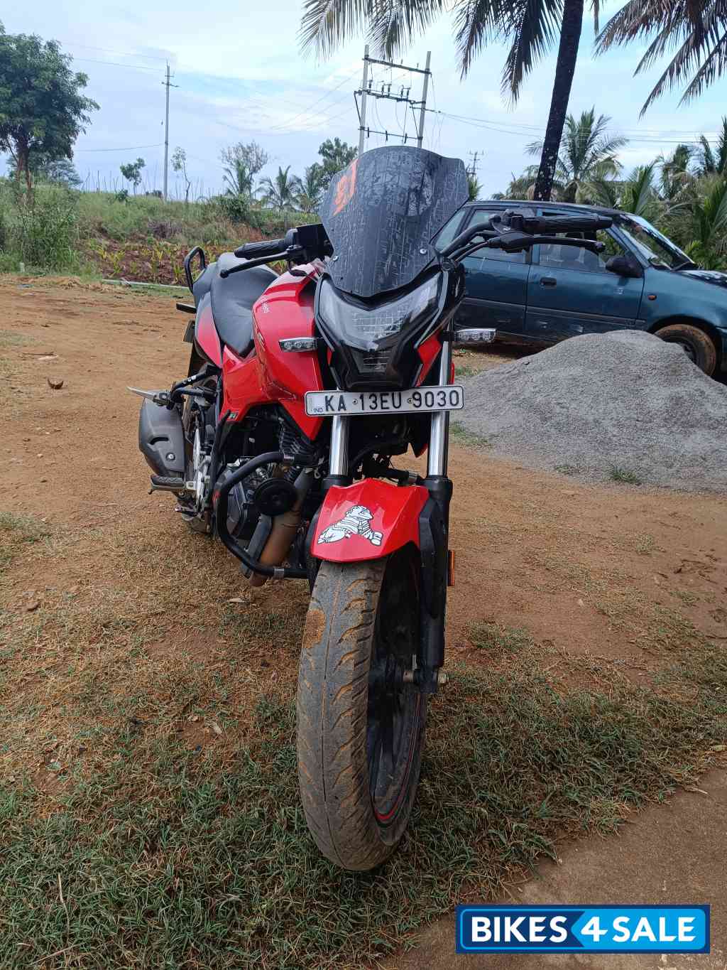Red And Black Hero Xtreme 160R