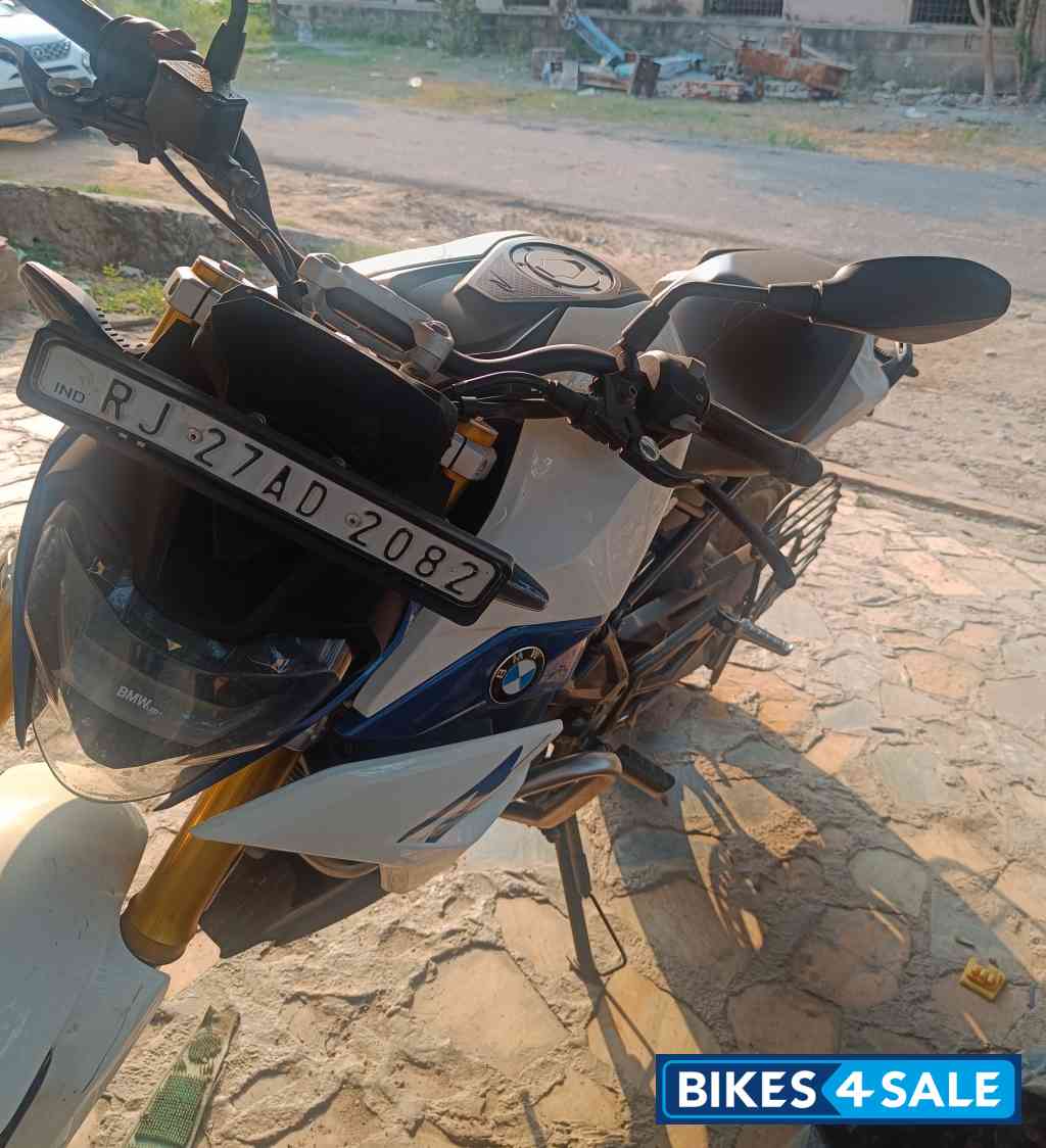 White BMW G 310 R BS6