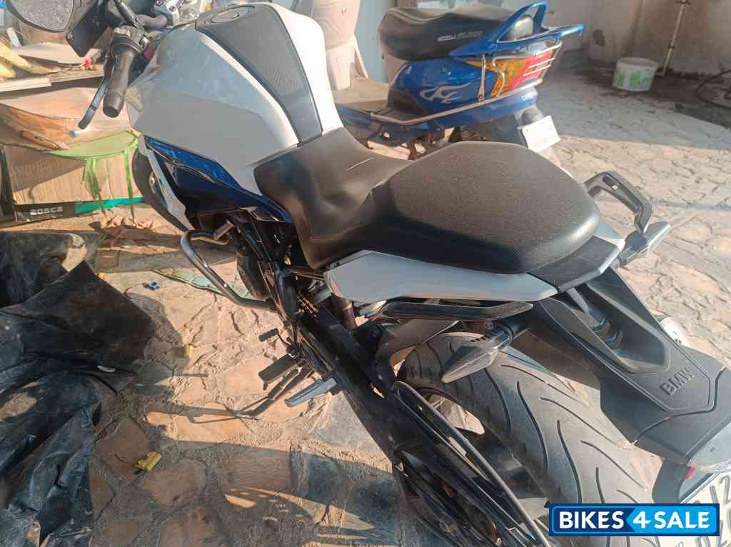 White BMW G 310 R BS6